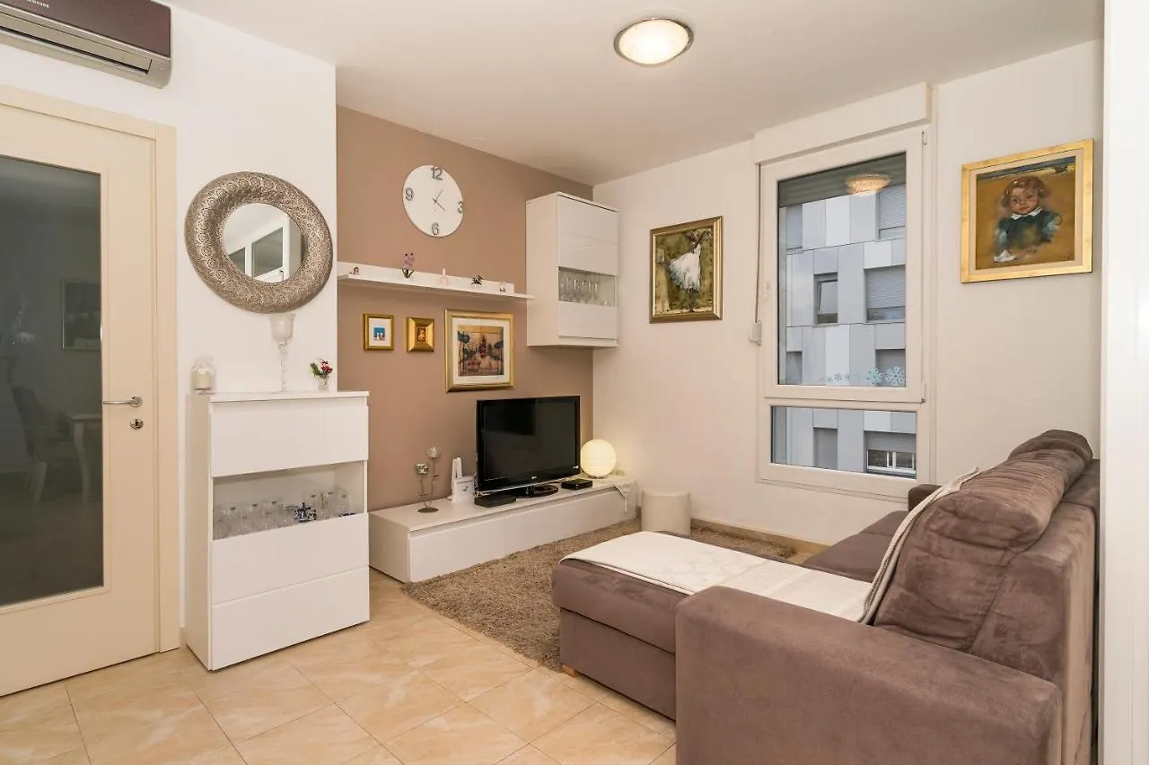 Luxury 1 Bedroom App Center&Balcony Free Parking Split 0*,  Croatia